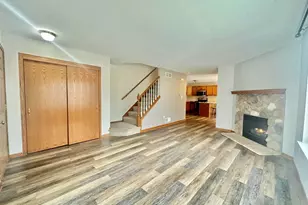 335 Nicole Ct, Pewaukee, WI 53072 - Photo 3