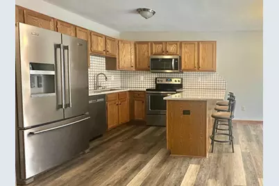 335  Nicole Ct, Pewaukee, WI 53072 - Photo 7