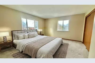 335  Nicole Ct, Pewaukee, WI 53072 - Photo 15