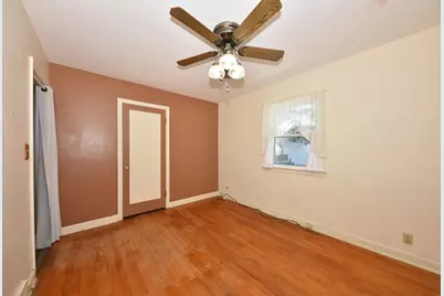 4949 N Berkeley Blvd, Whitefish Bay, WI 53217 - Photo 25