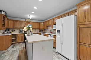 21337 Northcape St, Racine, WI 53182 - Photo 11