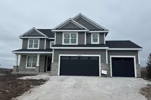 N56W20719 Muirfield Dr, Menomonee Falls, WI 53051 - Photo 1