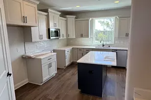 N56W20719 Muirfield Dr, Menomonee Falls, WI 53051 - Photo 11