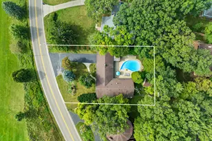 946 Shabbona Dr, Fontana, WI 53125 - Photo 39