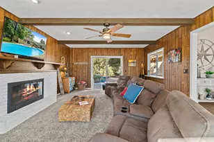 946 Shabbona Dr, Fontana, WI 53125 - Photo 13