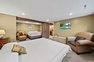 946 Shabbona Dr, Fontana, WI 53125 - Photo 23