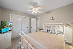 946 Shabbona Dr, Fontana, WI 53125 - Photo 19