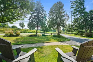 946 Shabbona Dr, Fontana, WI 53125 - Photo 41