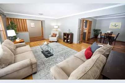 2261 W Kenboern Dr, Glendale, WI 53209 - Photo 5