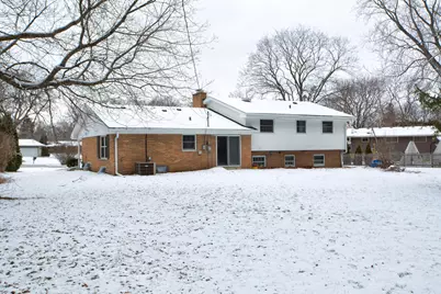 2261 W Kenboern Dr, Glendale, WI 53209 - Photo 19