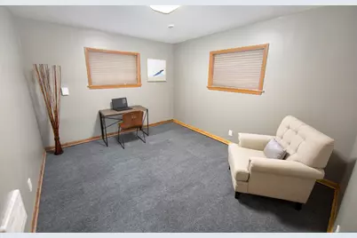 2261 W Kenboern Dr, Glendale, WI 53209 - Photo 17