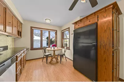 2551 N 81st St, Wauwatosa, WI 53213 - Photo 13