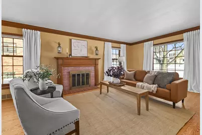 2551 N 81st St, Wauwatosa, WI 53213 - Photo 7