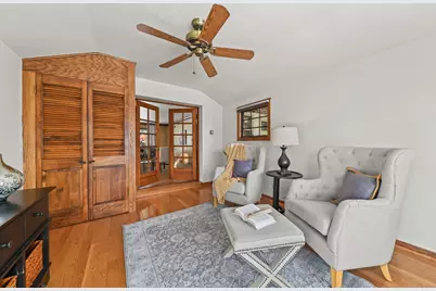 2551 N 81st St, Wauwatosa, WI 53213 - Photo 9