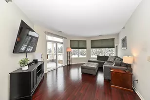 6995 S Riverwood Blvd, Franklin, WI 53132 - Photo 3