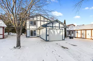 5325 Somerset Ln, Greenfield, WI 53221 - Photo 3