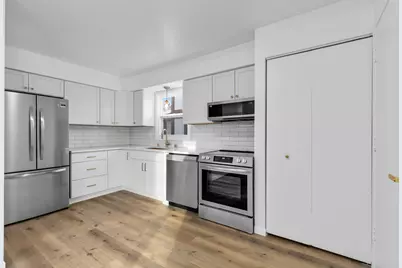 5325  Somerset Ln, Greenfield, WI 53221 - Photo 11