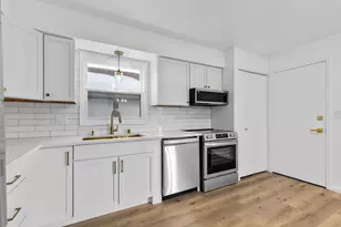 5325 Somerset Ln, Greenfield, WI 53221 - Photo 13