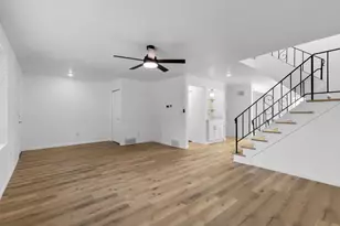 5325 Somerset Ln, Greenfield, WI 53221 - Photo 5