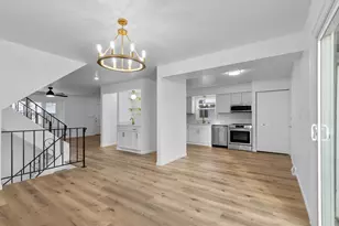 5325 Somerset Ln, Greenfield, WI 53221 - Photo 9