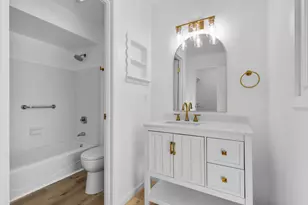 5325 Somerset Ln, Greenfield, WI 53221 - Photo 19