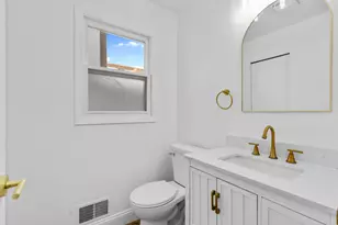 5325 Somerset Ln, Greenfield, WI 53221 - Photo 15