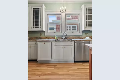 3405 N Hackett Ave, Milwaukee, WI 53211 - Photo 19