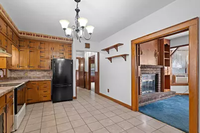 851 N 10th St, Manitowoc, WI 54220 - Photo 11