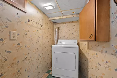 851 N 10th St, Manitowoc, WI 54220 - Photo 31