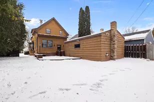 851 N 10th St, Manitowoc, WI 54220 - Photo 37