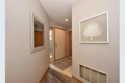 18575  Brookfield Lake Dr #61, Brookfield, WI 53045 - Photo 9