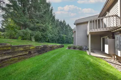 18575  Brookfield Lake Dr #61, Brookfield, WI 53045 - Photo 27