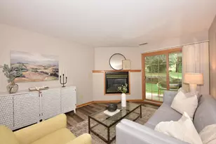 18575 Brookfield Lake Dr, Brookfield, WI 53045 - Photo 17