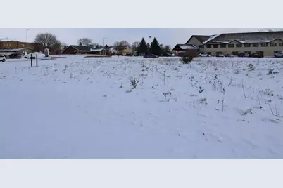 945  Bell Ave, Hartford, WI 53027 - Photo 5