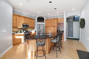 W132N6509 W View Ct, Menomonee Falls, WI 53051 - Photo 7