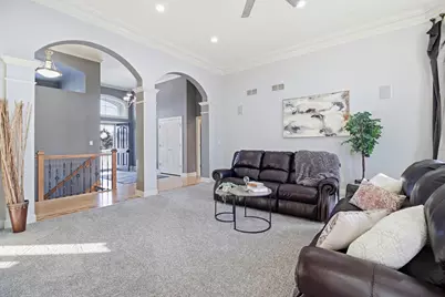 W132N6509  West View Ct, Menomonee Falls, WI 53051 - Photo 9