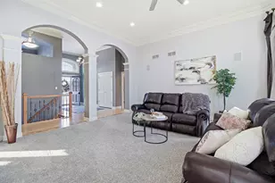 W132N6509 W View Ct, Menomonee Falls, WI 53051 - Photo 9