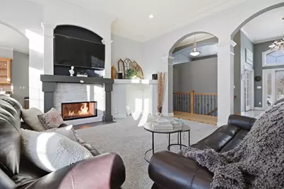 W132N6509  West View Ct, Menomonee Falls, WI 53051 - Photo 3