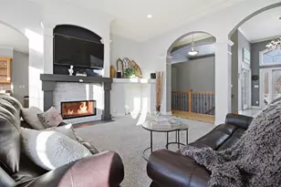 W132N6509 W View Ct, Menomonee Falls, WI 53051 - Photo 3