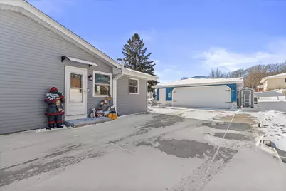 7485 S Highfield Ct, Oak Creek, WI 53154 - Photo 31