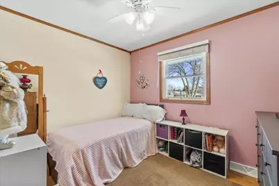 7485 S Highfield Ct, Oak Creek, WI 53154 - Photo 17