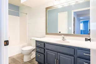 634 Victoria Ln, Onalaska, WI 54650 - Photo 17