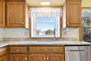 6046 S 22nd St, Milwaukee, WI 53221 - Photo 15