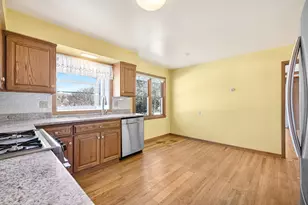 6046 S 22nd St, Milwaukee, WI 53221 - Photo 13