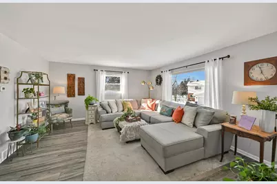 18590  Kamala Ct, Brookfield, WI 53045 - Photo 3