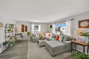 18590 Kamala Ct, Brookfield, WI 53045 - Photo 3