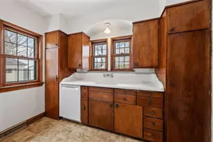 402 N 74th St, Milwaukee, WI 53213 - Photo 15