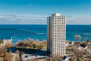 2525 S Shore Dr, Milwaukee, WI 53207 - Photo 39