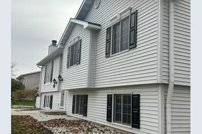 7765 S Mission Dr, Franklin, WI 53132 - Photo 5