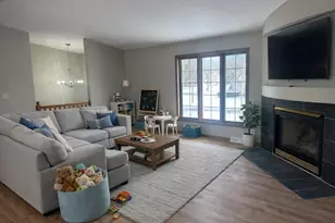 7765 S Mission Dr, Franklin, WI 53132 - Photo 9